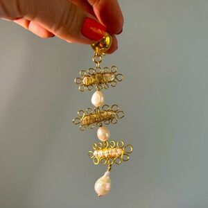 Oscar De La Renta Gold and Pearl Clip On Earrings New w/tags